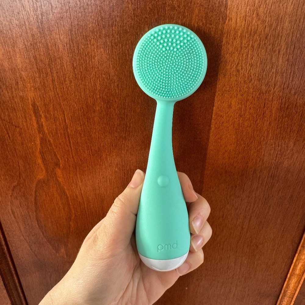 PMD Facial Cleansing Device